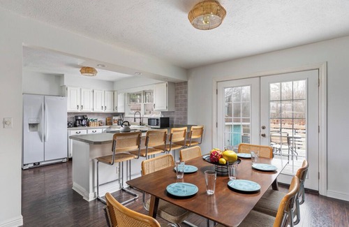 Bridgman House | Pool & Pond Retreat | Hot Tub | 2 Acres