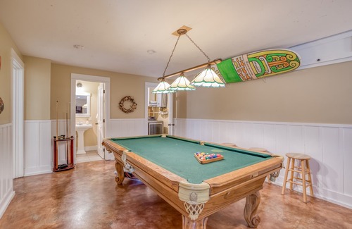 Olivia Beach House | Pool Table, Air Hockey, Internet, Xbox 360 Kinect, Netflix, 4 Flat Screen TVs