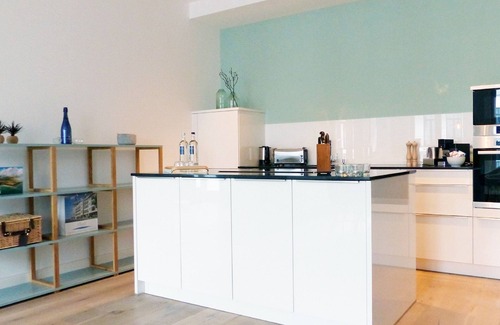 Sellin Apartment | Pool und Sauna mit Meerblick, Direkt an der Seebrücke - First Sellin Fewo 3.8