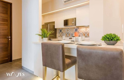 12th Street Condo | Pool View 1 Br. Steps Away from the Beach