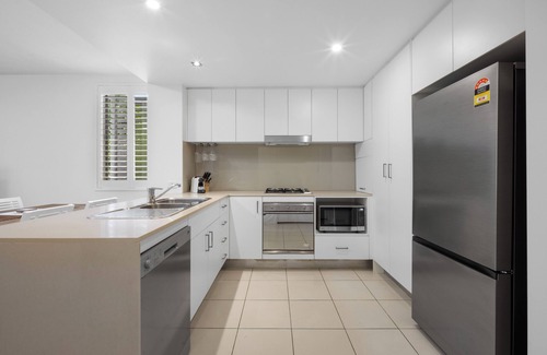 Casuarina Apartment | Pool View 3-Bed Oasis in Drift Resort