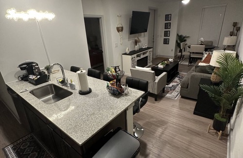 Spring Apartment | Pool View King Bed Luxury Stay