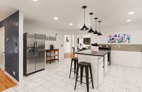 Brunswick House | Poolside Oasis | 3 Bed, 2.5 Bath