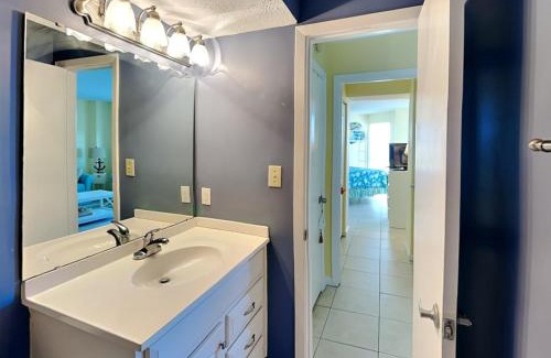 Sneads Ferry Apartment | Poolside Paradise