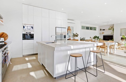 Mount Eliza House | POOLSIDE PARADISE - MOUNT ELIZA