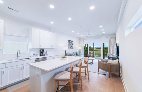 Georgetown House | Poolside Villas @ Winyah Bay Club!