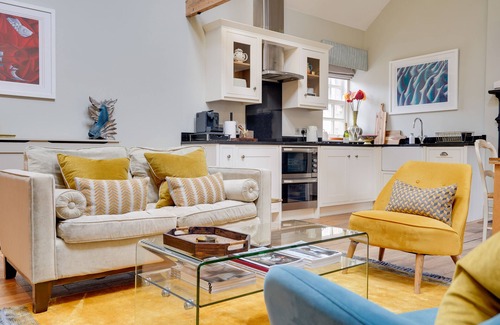 Alnmouth Apartment | Pope Lodge at Hallsteads: Stunning Stone Coach House Conversion