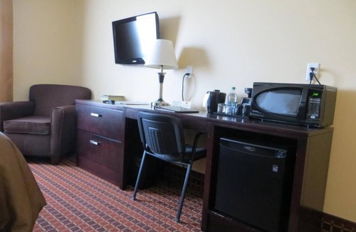 Stoughton Hotel | Poplar Tree Inn