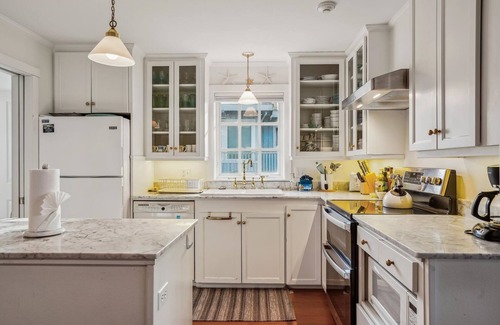 Cannon Beach House | Port House - New Oceanfront Listing! - Beachcomber Vacation Homes