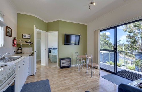 Port Huon Cottage | Port Huon Cottages