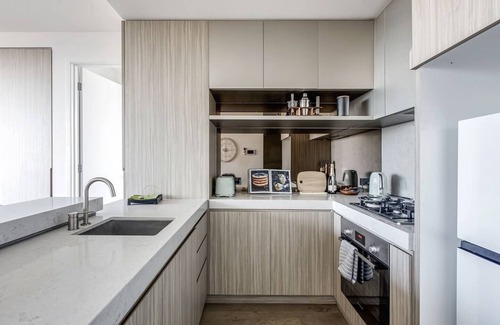 Port Melbourne Apartment | Port Panorama A Stunning Resort style Stay