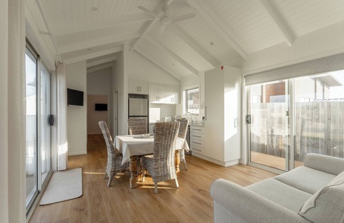 Port Sorell Apartment | Port Sorell Escape – Walk to Sand & Shops