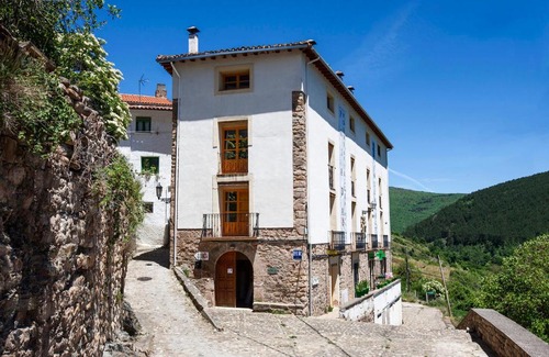 Villoslada de Cameros Hotel | Posada Hoyos de Iregua