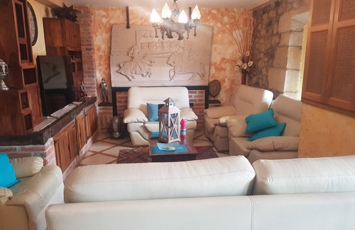 Los Corrales de Buelna Hotel | POSADA RESTAURANTE MEDIEVAL EL MANJON