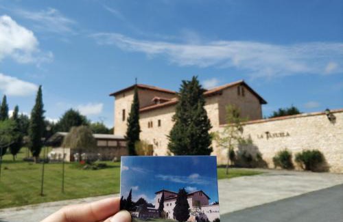 Villanueva la Lastra Hotel | Posada Torre Palacio La Taxuela