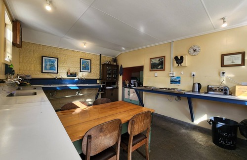 Manapouri Cabin | Possum Lodge