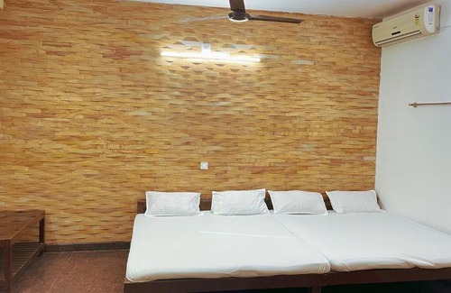 Chottanikkara Hotel | PPG HOMES