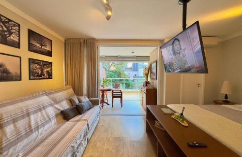 Vila Madalena House | Praça Madá - Anystay