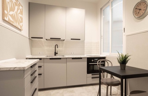 Cortes Apartment | Prado III apartment in Madrid