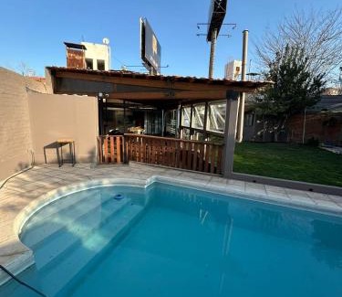 Mendoza Villa | Preciosa casa familiar - Piscina UBICACION GENIAL