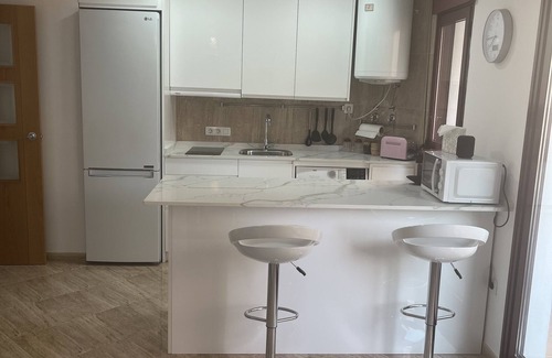 Velilla-Taramay Apartment | Precioso Piso Recién Reformado Todo a Estrenar en Primera Línea de Playa