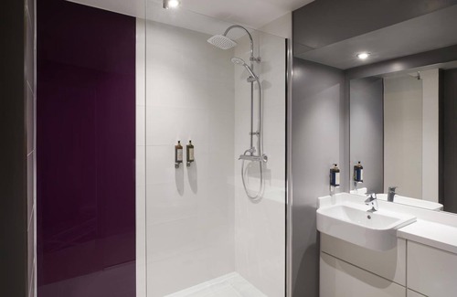 Uxbridge North Hotel | Premier Inn London Uxbridge Town Centre