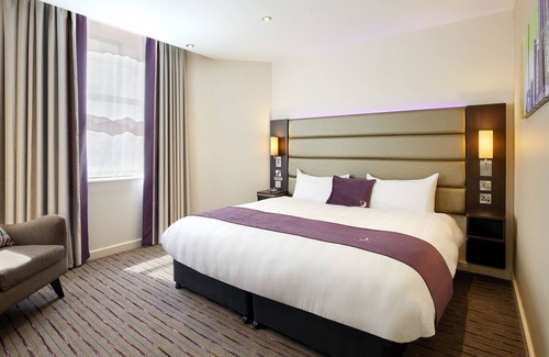 Trotterscliffe Hotel | Premier Inn Maidstone/Sevenoaks
