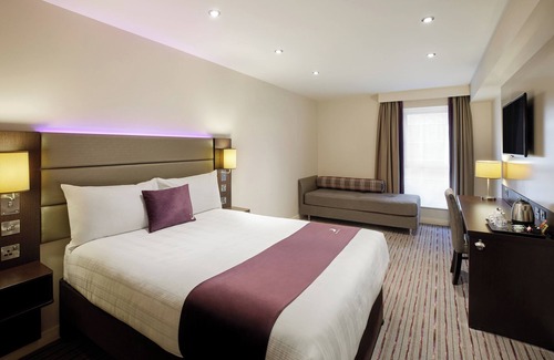 Crawcrook Hotel | Premier Inn Newcastle Airport