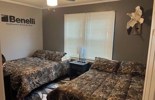 Hornbeak Cabin | Premier lodging at Reelfoot lake , First class upgrade!