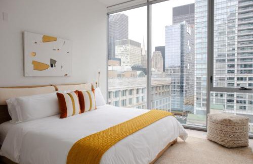 Downtown Chicago Apartment | Premier Penthouses and Apartment with Captivating Views of Millennium Park