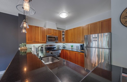 East Kootenay House | Premier Riverbend Townhome in Panorama BC, Waterfront, Prime location, Sleeps 7