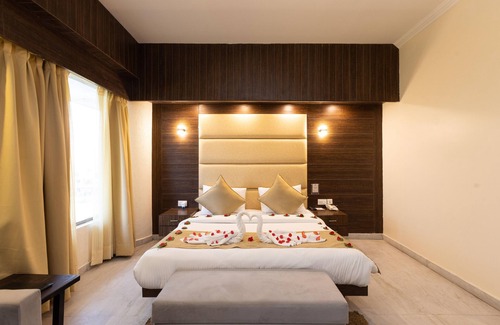 Dehradun Hotel | Pride Premier Solitaire Dehradun