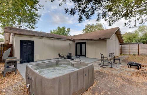 Franklin Park House | Prime Austin - Jacuzzi Firepit and BBQ