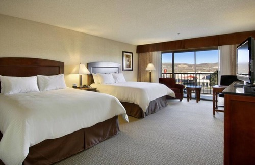 Elko Hotel | Prime Location! Outdoor Pool, Parking, Pets Allowed, Near Ruby View Golf Course!