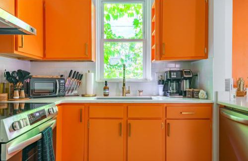 Short North House | Prime Location Top Rated Clean Parking Free!