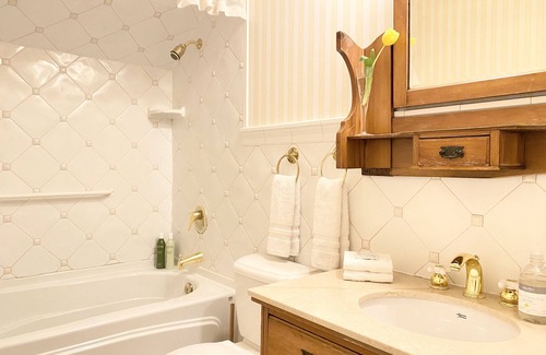 Langley House | Princess and the Pea Hotel