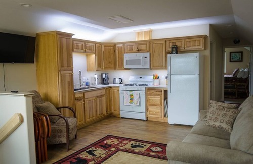 Sterling Apartment | Pristine Private Kenai River Front Property With An Eagle's Nest 360 Degree View