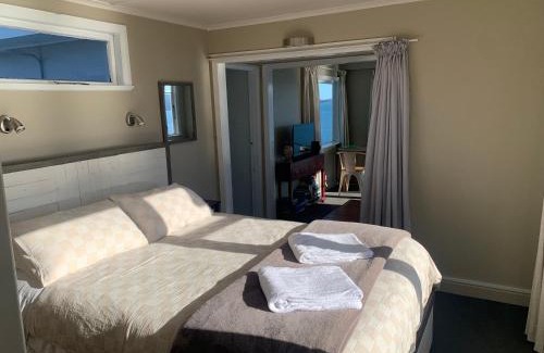 Lowry Bay Bed & Breakfast | Private 1 bedroom with amazing sea views