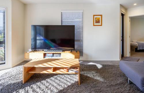 Saint Albans Apartment | Private 3 Bedroom Home Perfect for large families