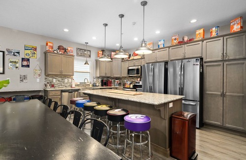 Table Rock House | Private Basketball Court/Hot Tub-Community Pools