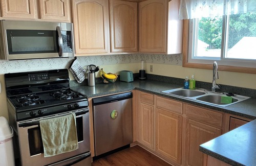 Akron House | PRIVATE BEDROOMS FOR TRAVELING MEDICAL PROFESSIONALS