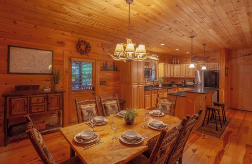 Blue Ridge Cabin | Private Blue Ridge Cabin – Hot Tub, Game Room & Fire Pit
