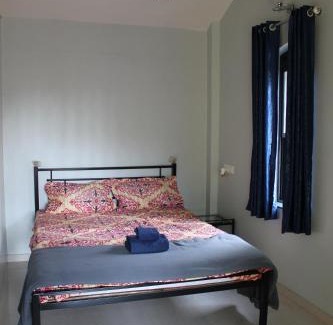 Nandanwan House | Private Bungalow with Garden, Main Road Connected - Om Bungalow, Happy Stay, Panchgani