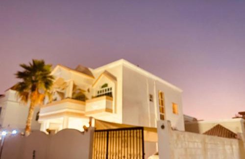 Beach & Coast Villa | Private Cottage