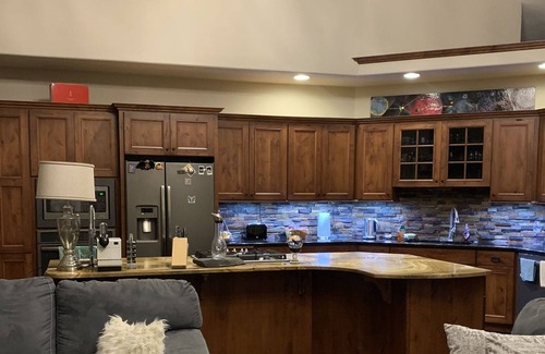 Woodland House | Private & Elegant - Gated Estate in the forest on Cedar Creek