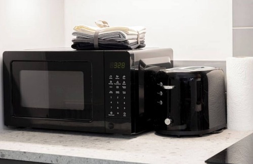 Castlefield Hotel | Private Ensuite Room | Kitchen Access & Fast WiFi