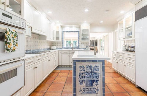 The Cove Apartment | Private Escape w/King Beds & Heated Saltwater Pool
