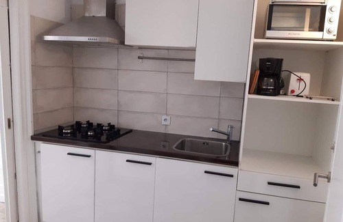 Pedregalejo Apartment | private garden, 3min to beach and 15min to historic center