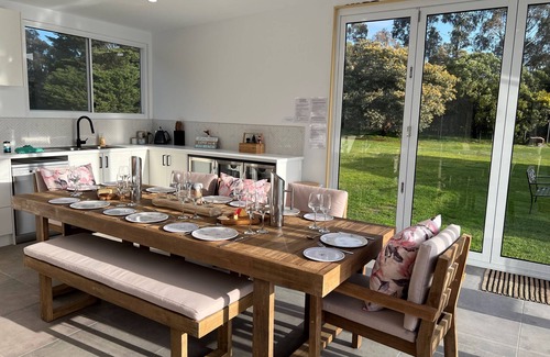 Mount Martha House | Private. Heated Pool/Spa. Giant Playground. Soccer & Cricket Pitch. Pet Friendly