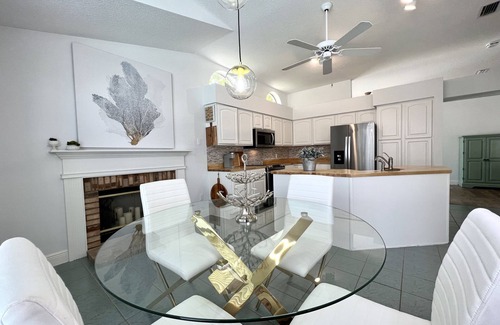 The Villages House | Private Heated Pool and Hottub , Pet Friendly, New Golf Cart , Close to shopping